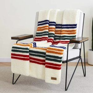 Pine island ivory Pendleton throw blanket. 50 in x 70 in.
